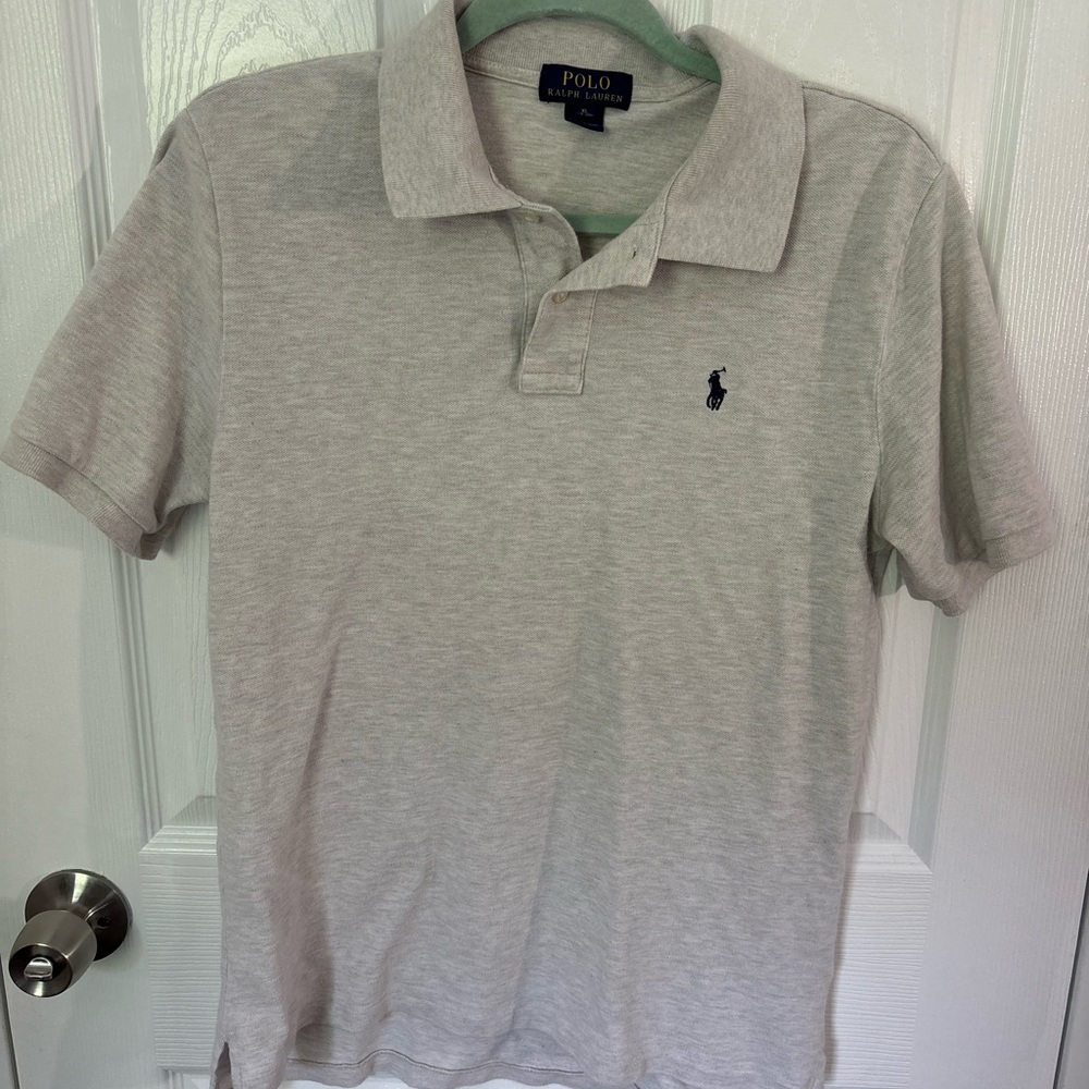 Ralph Lauren Gray Polo Shirt with Classic Collar and Embroidered Logo